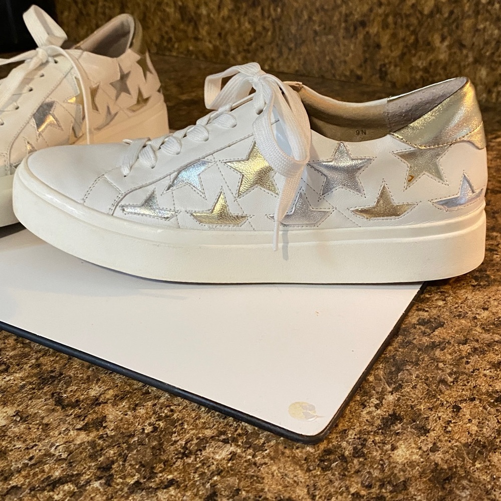 Van Eli Sport Sneakers